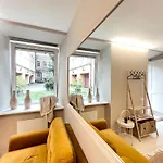 Charming City-center I Cohost Apartament